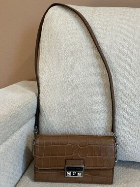 Michael Kors Tribeca Large Wallet on Chain Crossbody Croc Embossed - Warm Brown